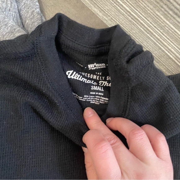 Bundle of Boys Short Sleeve and‎ Sleeveless Shirts Size 6 - Picture 4 of 5